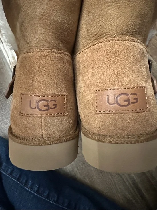 NWOT- Women's Romely Ugg - Picture 5 of 6